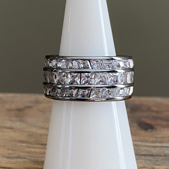 Bomb Party April 2025 Ring “Destined for Greatness” Size 7. Brand New! - Picture 3 of 5